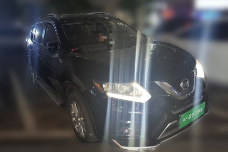 Used Nissan X-Trail 2014 2.5L CVT Leading Edition 4WD Front Right 45 Deg