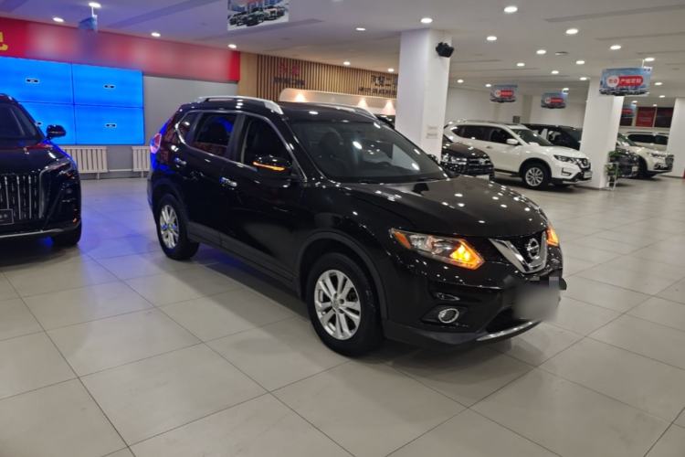 Used Nissan X-Trail 2014 2.5L CVT Leading Edition 4WD Front Right 45 Deg