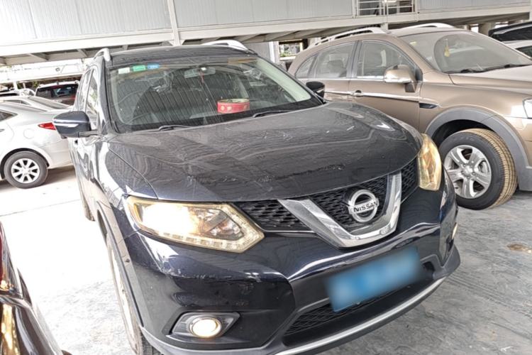 Used Nissan X-Trail 2014 2.5L CVT Luxury Edition 4WD Front Right 45 Deg