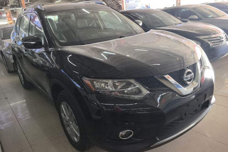 Used Nissan X-Trail 2014 2.5L CVT Leading Edition 4WD Front Right 45 Deg