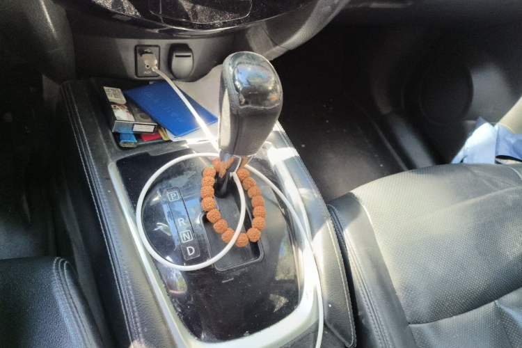 Used Nissan X-Trail 2014 2.0L CVT Comfort Edition 2WD Gear Lever
