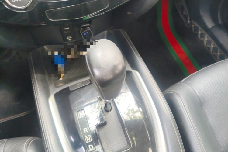 Used Nissan X-Trail 2014 2.0L CVT Comfort Edition 2WD Gear Lever