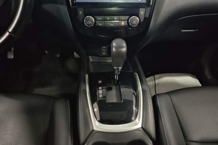 Used Nissan X-Trail 2014 2.5L CVT Leading Edition 4WD Gear Lever