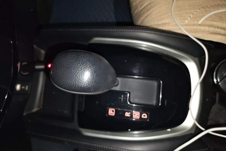 Used Nissan X-Trail 2014 2.5L CVT Luxury Edition 4WD Gear Lever