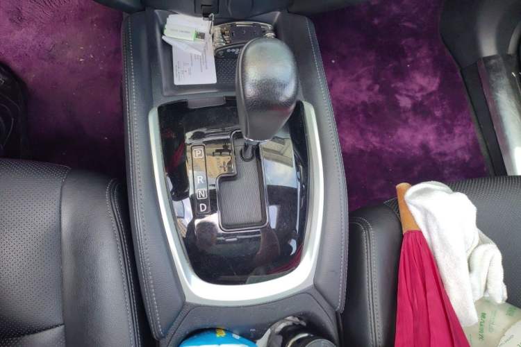 Used Nissan X-Trail 2014 2.5L CVT Luxury Edition 4WD Gear Lever