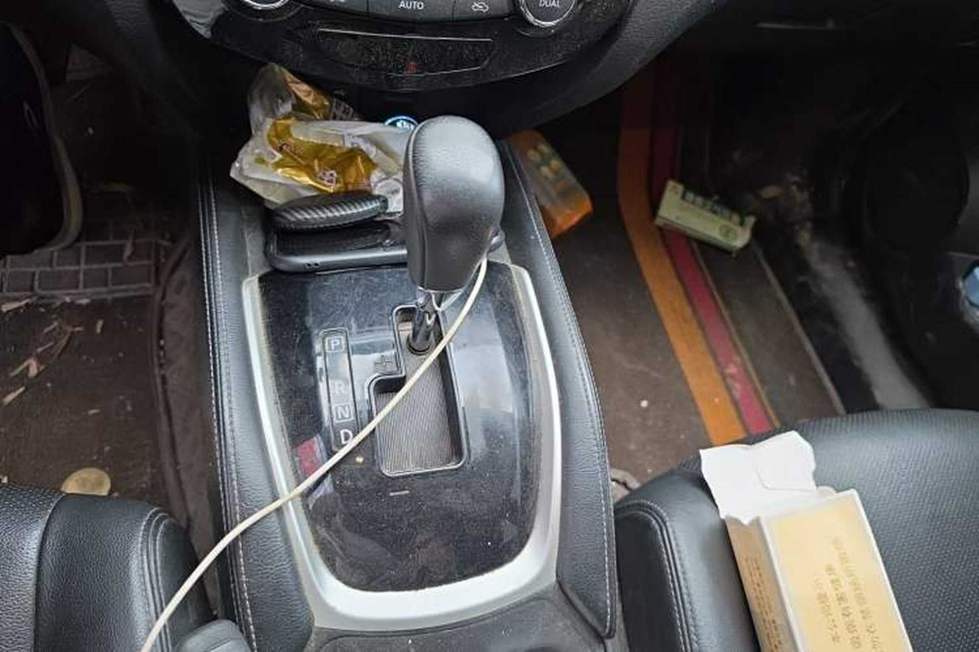 Used Nissan X-Trail 2014 2.0L CVT Comfort Edition 2WD Gear Lever