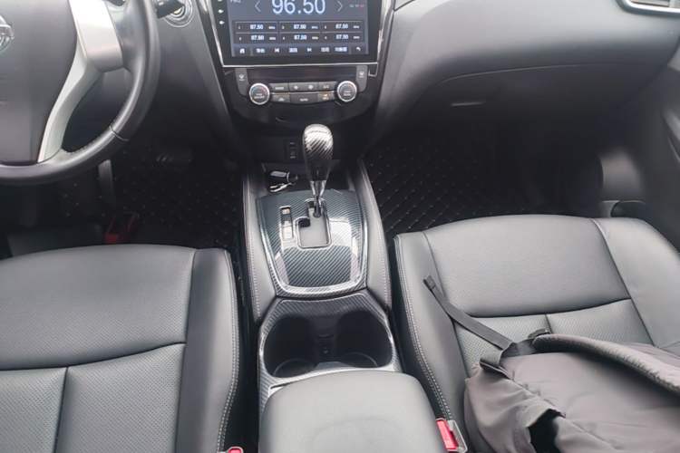 Used Nissan X-Trail 2014 2.0L CVT Comfort Edition 2WD Gear Lever