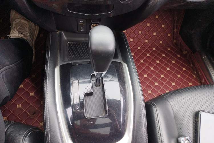 Used Nissan X-Trail 2014 2.0L CVT Comfort Edition 2WD Gear Lever