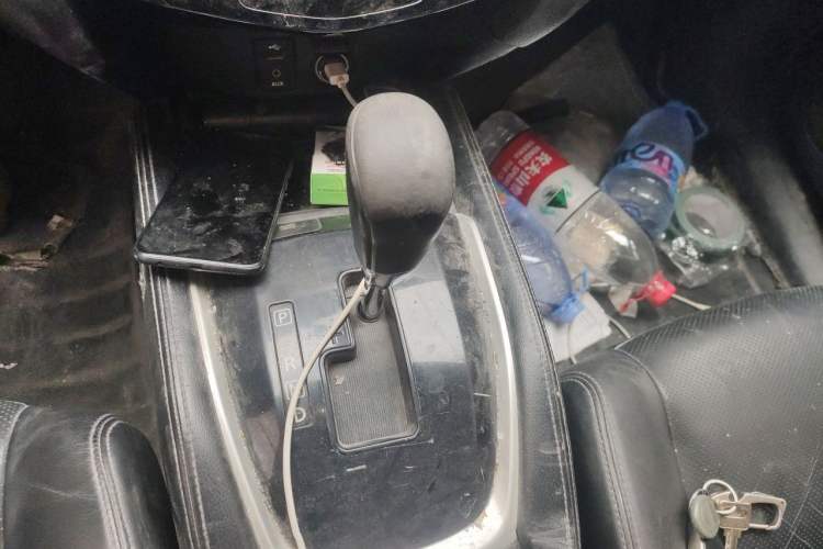 Used Nissan X-Trail 2014 2.5L CVT Luxury Edition 4WD Gear Lever
