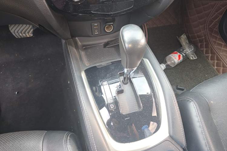 Used Nissan X-Trail 2014 2.0L CVT Comfort Edition 2WD Gear Lever