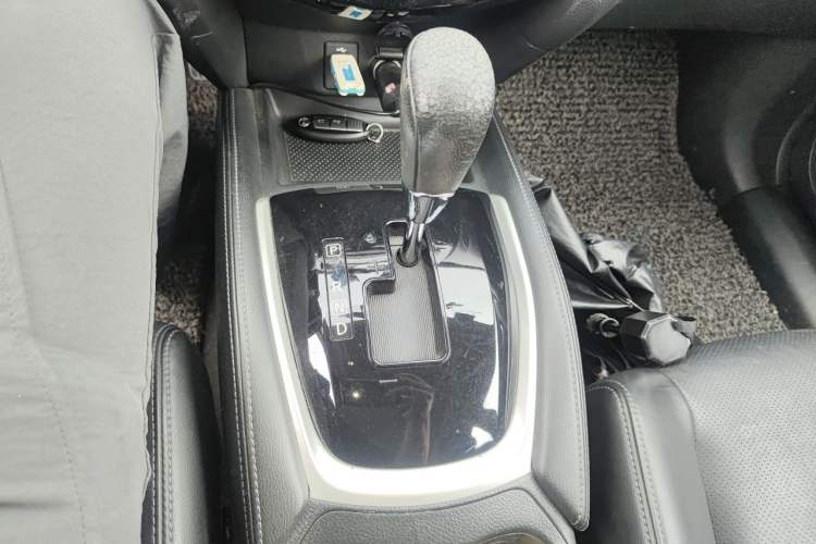 Used Nissan X-Trail 2014 2.0L CVT Comfort Edition 2WD Gear Lever