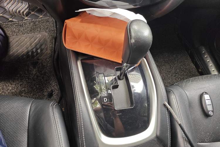 Used Nissan X-Trail 2014 2.0L CVT Comfort Edition 2WD Gear Lever