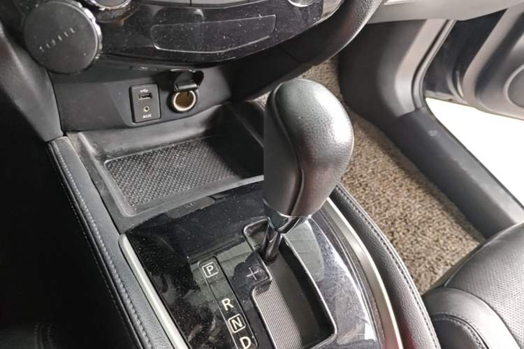 Used Nissan X-Trail 2014 2.5L CVT Luxury Edition 4WD Gear Lever