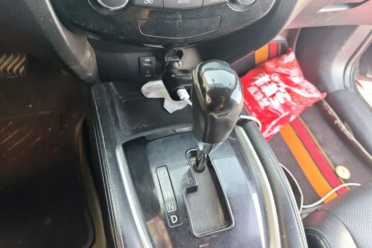 Used Nissan X-Trail 2014 2.5L CVT Luxury Edition 4WD Gear Lever