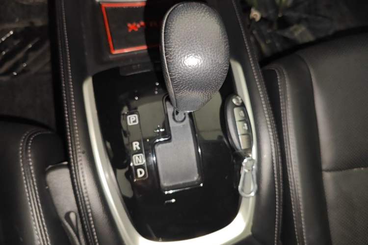 Used Nissan X-Trail 2014 2.0L CVT Comfort Edition 2WD Gear Lever