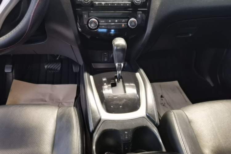 Used Nissan X-Trail 2014 2.0L CVT Comfort Edition 2WD Gear Lever