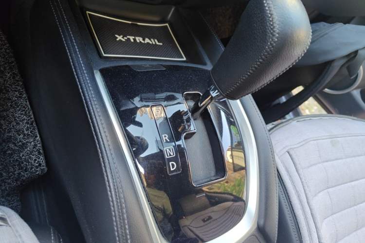 Used Nissan X-Trail 2014 2.0L CVT Smart Edition 2WD Gear Lever