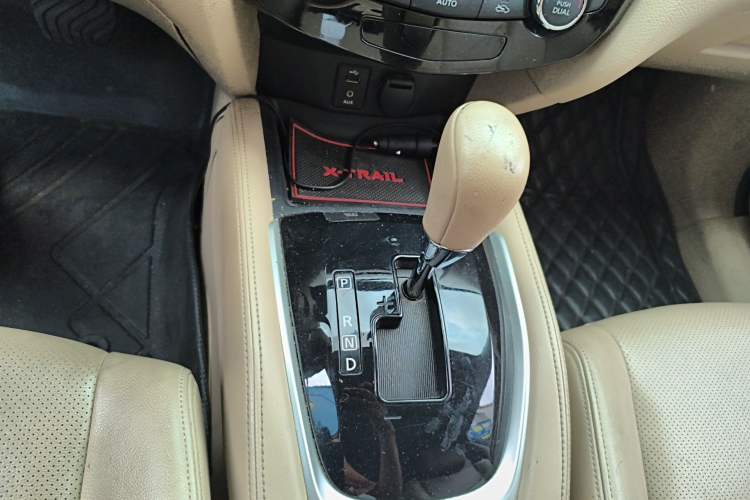 Used Nissan X-Trail 2014 2.5L CVT Leading Edition 4WD Gear Lever