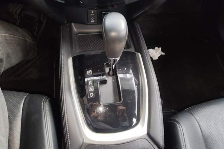 Used Nissan X-Trail 2014 2.0L CVT Comfort Edition 2WD Gear Lever