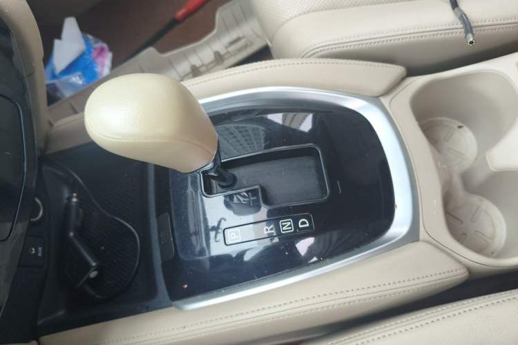 Used Nissan X-Trail 2014 2.0L CVT Comfort Edition 2WD Gear Lever