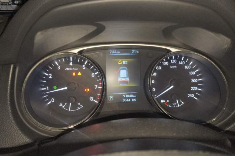 Used Nissan X-Trail 2014 2.5L CVT Leading Edition 4WD Instrument Cluster