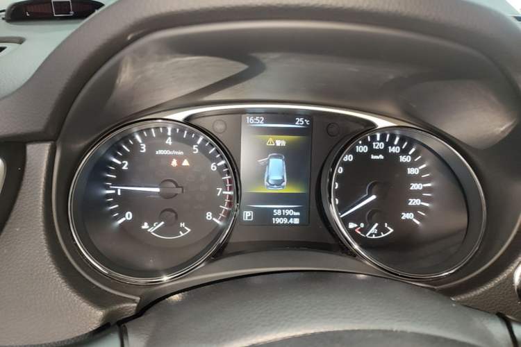 Used Nissan X-Trail 2014 2.0L CVT Comfort Edition 2WD Instrument Cluster