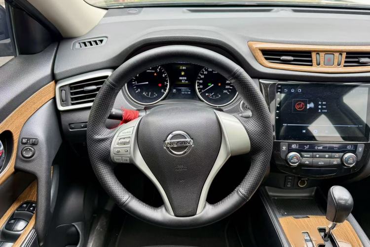 Used Nissan X-Trail 2014 2.0L CVT Comfort Edition 2WD Interior 1