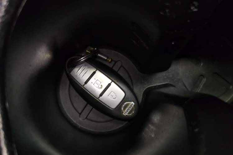 Used Nissan X-Trail 2014 2.0L CVT Comfort Edition 2WD Interior 1