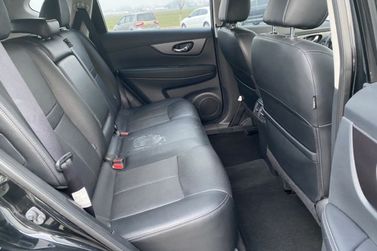 Used Nissan X-Trail 2014 2.0L CVT Comfort Edition 2WD Interior 3