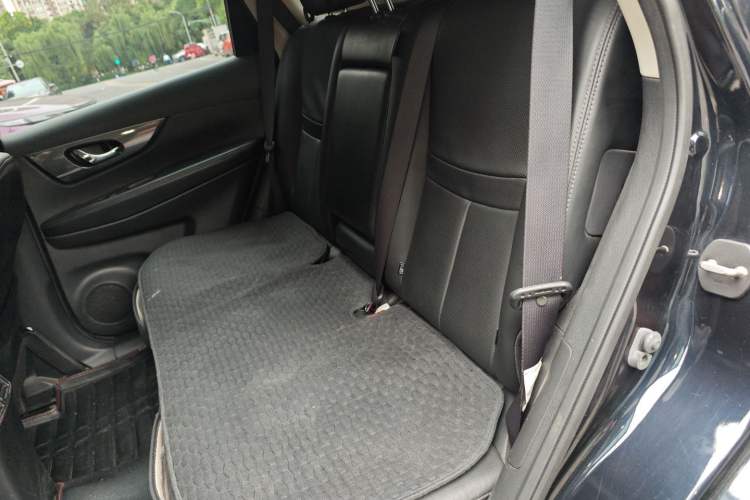 Used Nissan X-Trail 2014 2.5L CVT Leading Edition 4WD Interior 4