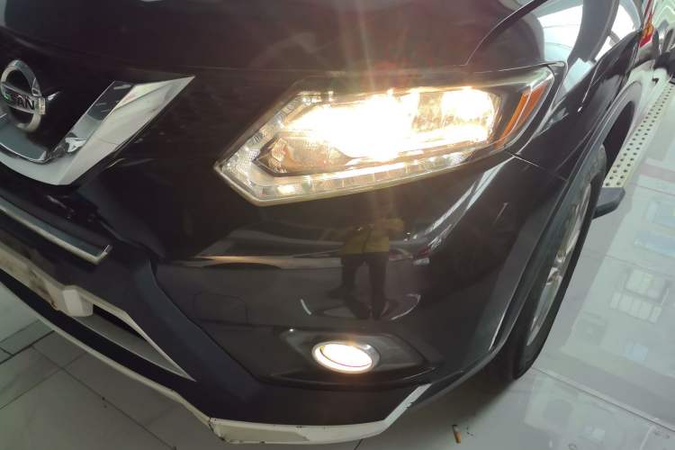Used Nissan X-Trail 2014 2.0L CVT Comfort Edition 2WD Left Front Headlight