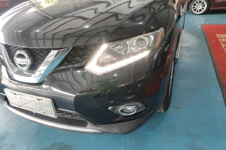Used Nissan X-Trail 2014 2.0L CVT Smart Edition 2WD Left Front Headlight