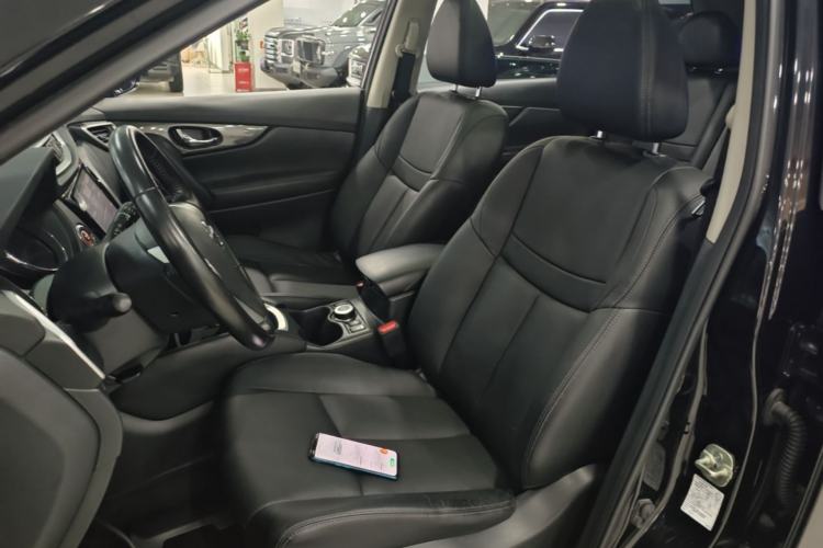 Used Nissan X-Trail 2014 2.5L CVT Leading Edition 4WD Left Front Seat