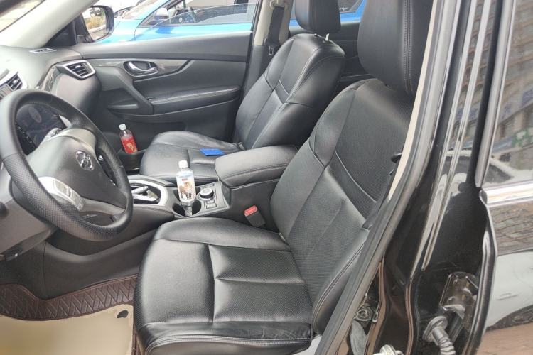 Used Nissan X-Trail 2014 2.5L CVT Luxury Edition 4WD Left Front Seat