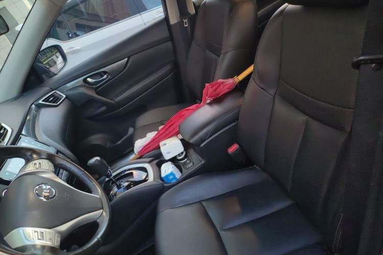 Used Nissan X-Trail 2014 2.5L CVT Luxury Edition 4WD Left Front Seat