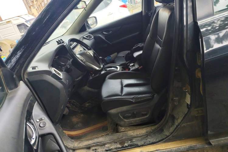 Used Nissan X-Trail 2014 2.5L CVT Luxury Edition 4WD Left Front Seat