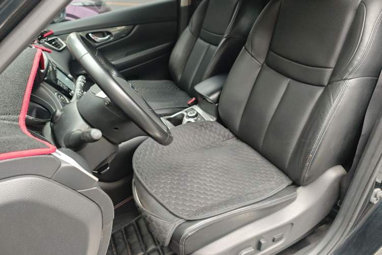 Used Nissan X-Trail 2014 2.5L CVT Leading Edition 4WD Left Front Seat