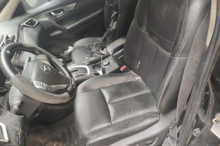 Used Nissan X-Trail 2014 2.5L CVT Luxury Edition 4WD Left Front Seat