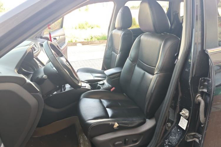Used Nissan X-Trail 2014 2.5L CVT Luxury Edition 4WD Left Front Seat