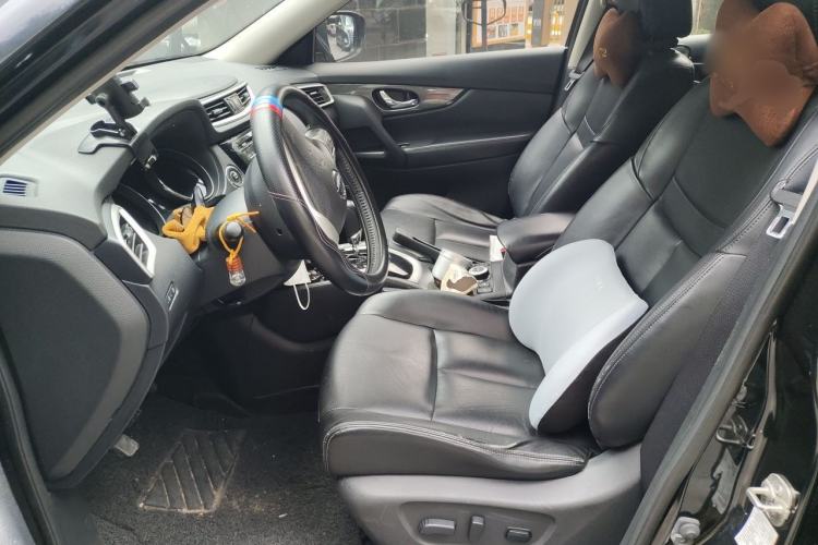 Used Nissan X-Trail 2014 2.5L CVT Leading Edition 4WD Left Front Seat
