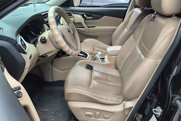 Used Nissan X-Trail 2014 2.5L CVT Leading Edition 4WD Left Front Seat