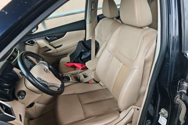 Used Nissan X-Trail 2014 2.0L CVT Smart Edition 2WD Left Front Seat
