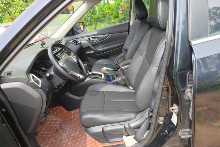 Used Nissan X-Trail 2014 2.0L CVT Smart Edition 2WD Left Front Seat