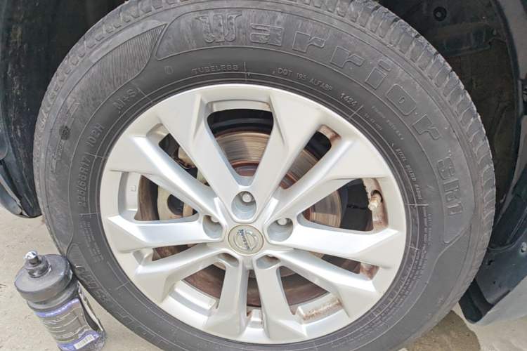 Used Nissan X-Trail 2014 2.0L CVT Comfort Edition 2WD Left Front Wheel Hub