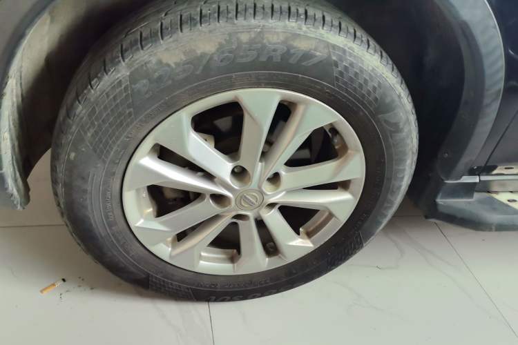 Used Nissan X-Trail 2014 2.0L CVT Comfort Edition 2WD Left Front Wheel Hub