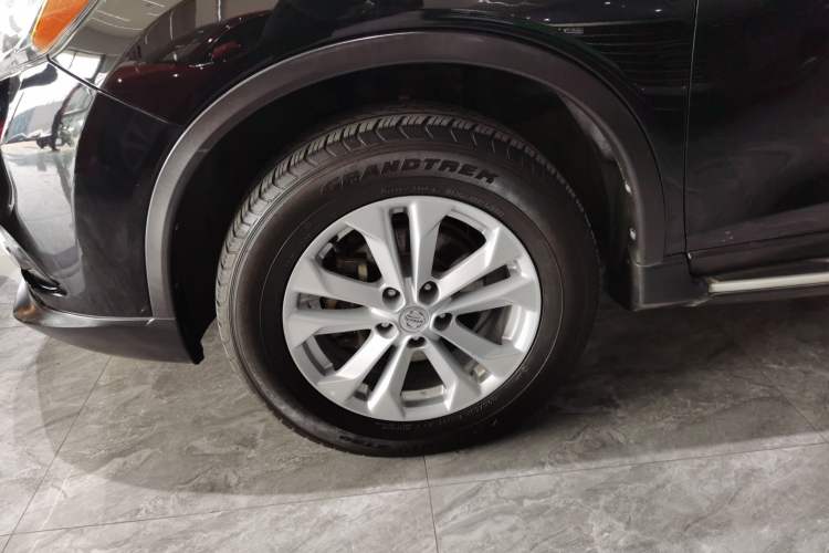 Used Nissan X-Trail 2014 2.0L CVT Smart Edition 2WD Left Front Wheel Hub
