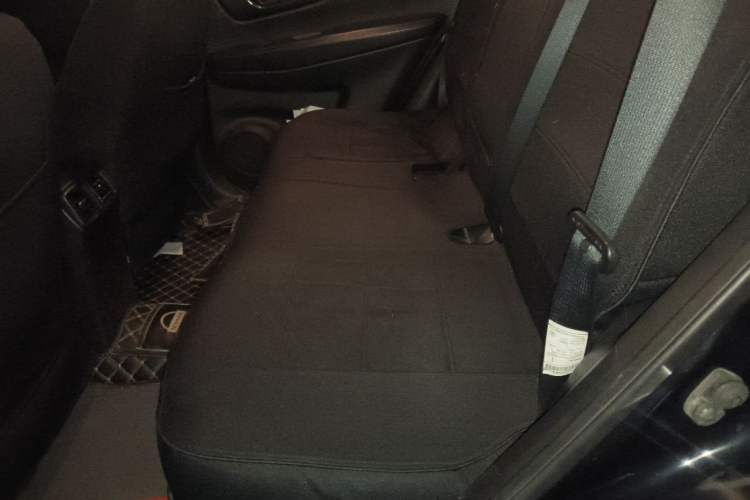 Used Nissan X-Trail 2014 2.5L CVT Leading Edition 4WD Left Rear Seat