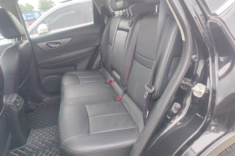 Used Nissan X-Trail 2014 2.0L CVT Comfort Edition 2WD Left Rear Seat