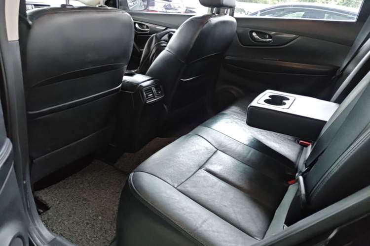 Used Nissan X-Trail 2014 2.5L CVT Luxury Edition 4WD Left Rear Seat