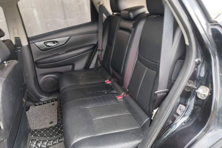 Used Nissan X-Trail 2014 2.5L CVT Luxury Edition 4WD Left Rear Seat